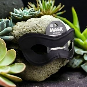 Nwt Black superhero eye mask costume elastic rope